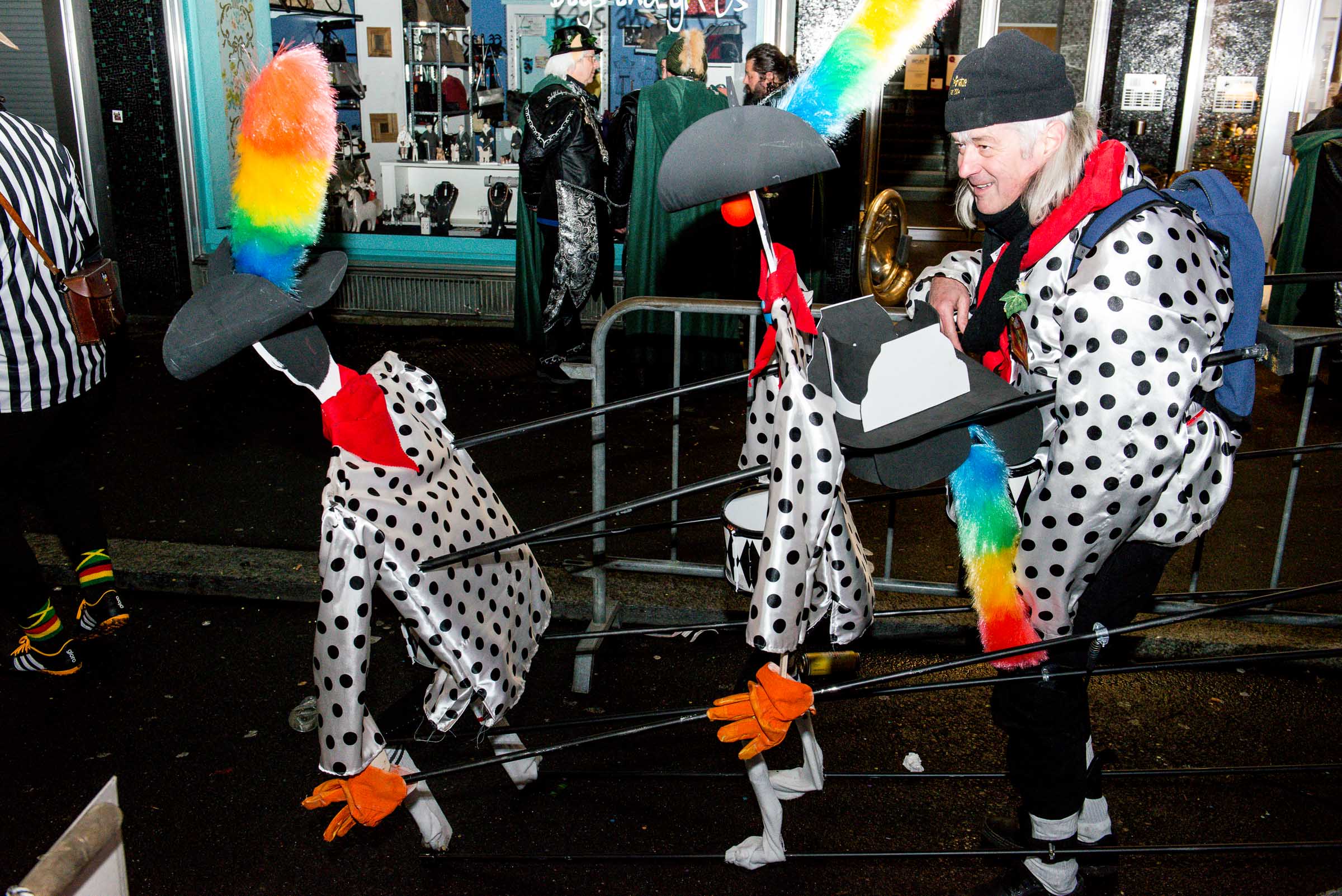 www.FasnachtLozaern.ch-muenzgasse-topSecret-monstercorso2017-DSC_1078