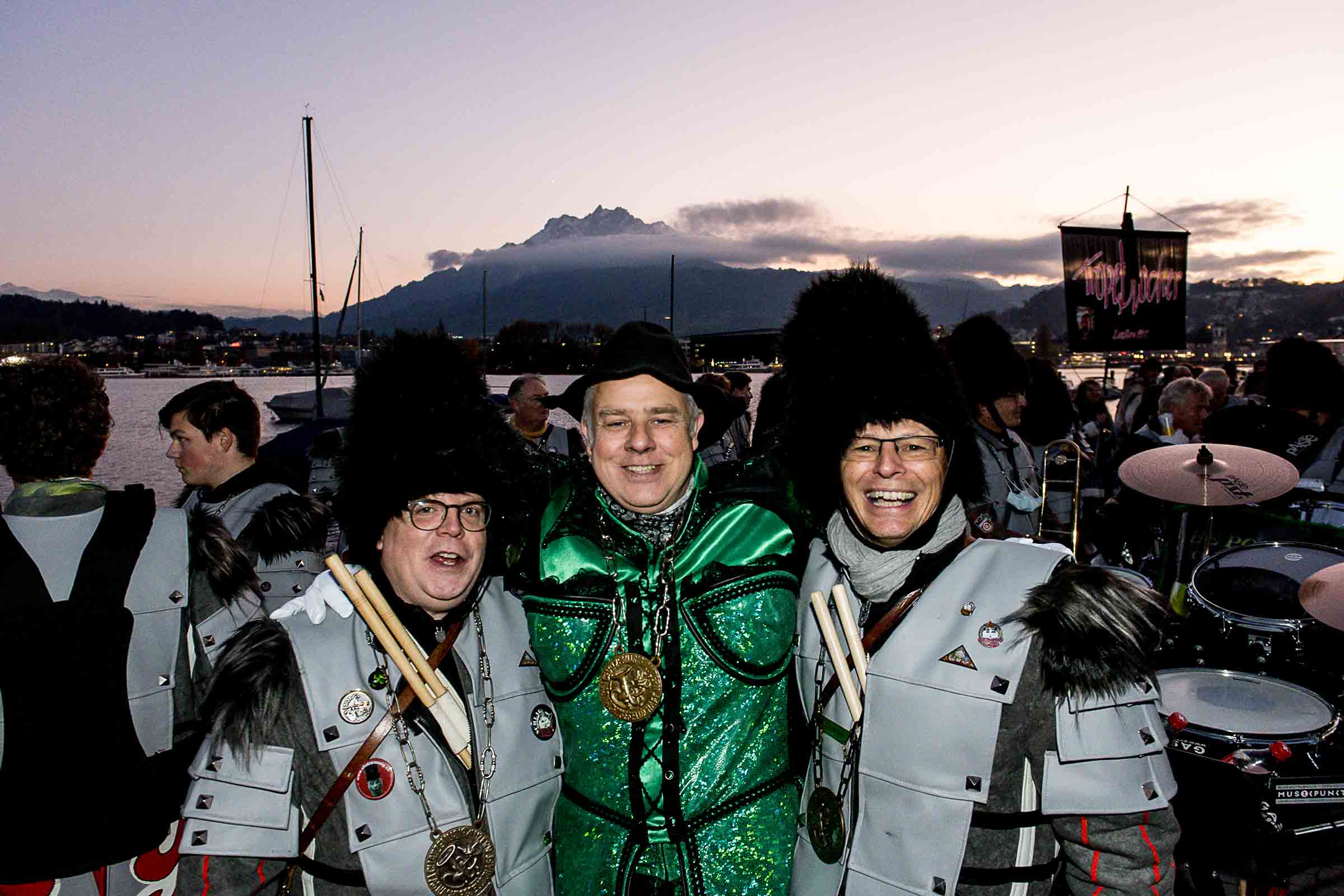 DSC_0705-wwwFasnacht-Lozaernch-plakette-lfk-2022