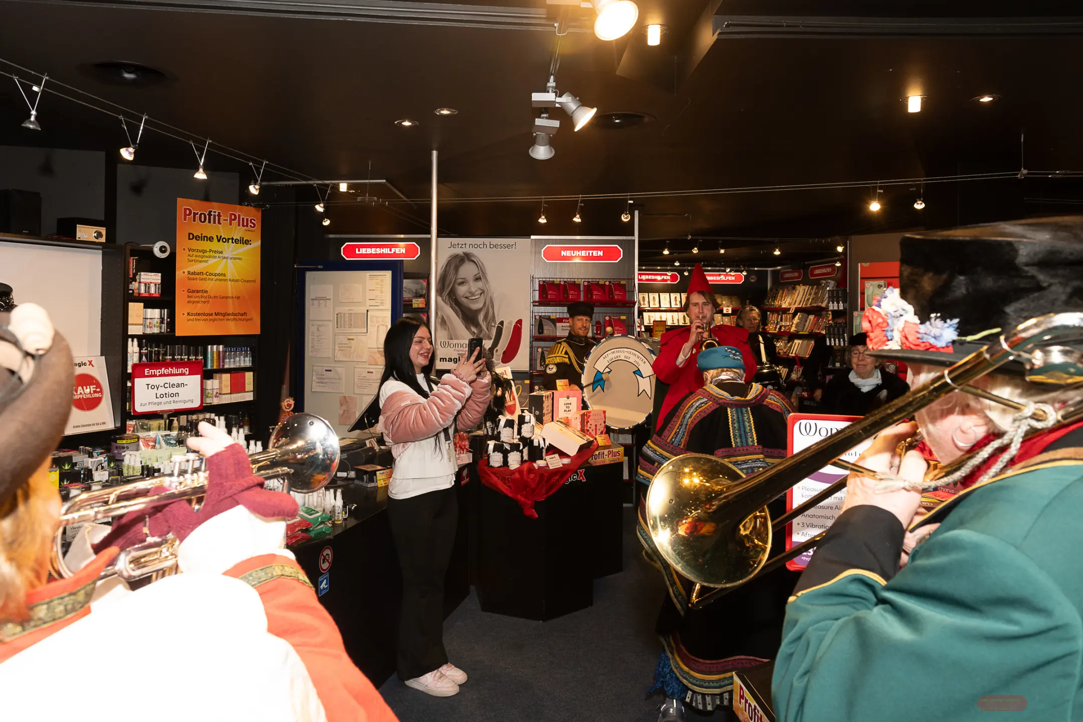 DSC_6992-20250228_komi_frytig_gesellschaft